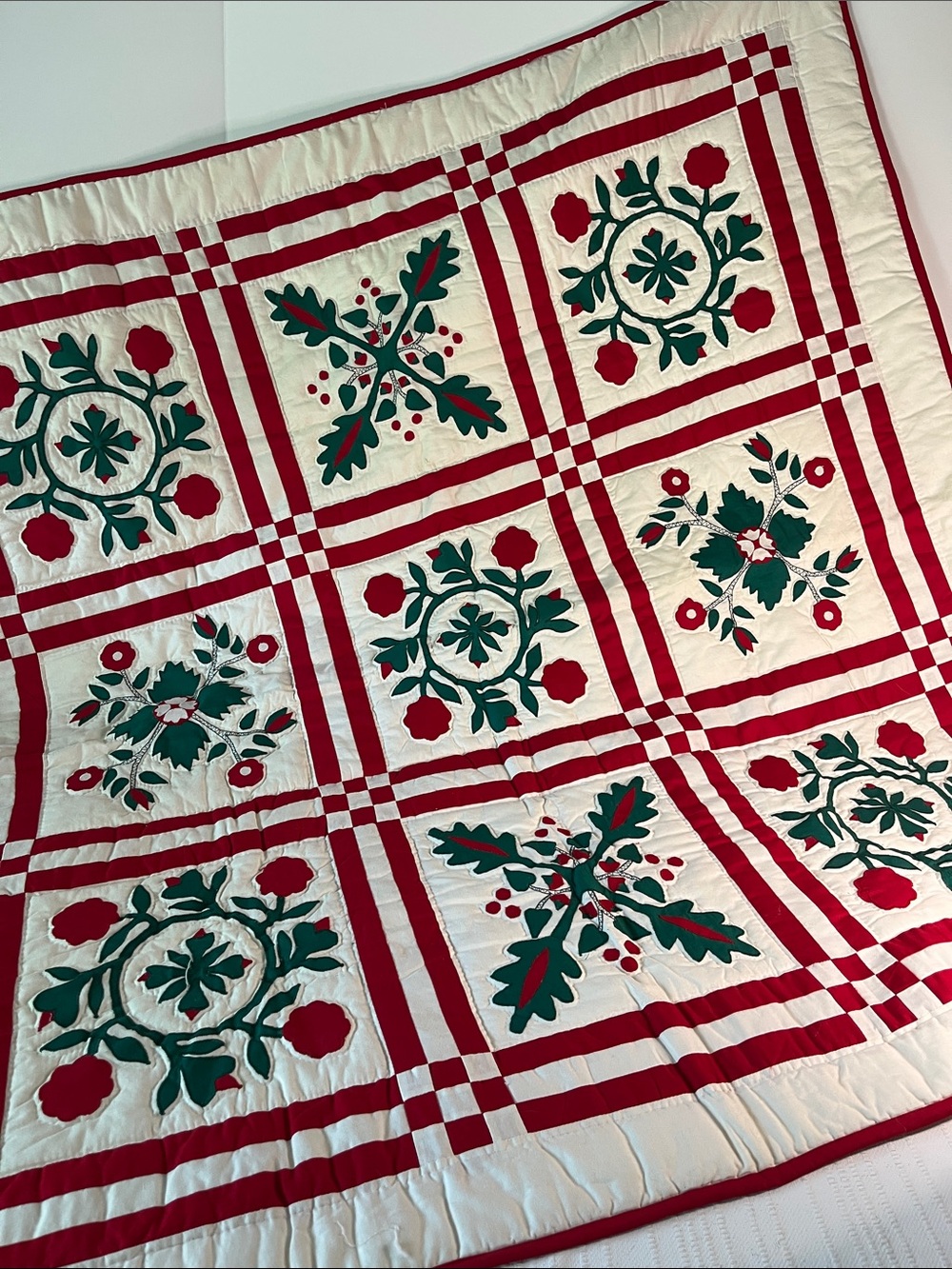 American Pacific cotton Green & Red Floral Patchwork Quilt Baltimore album style
